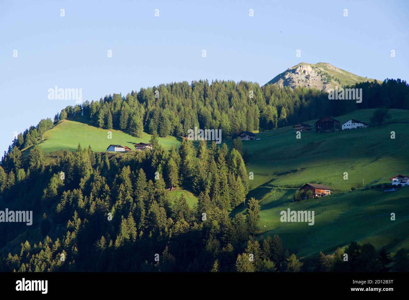 Geografia / viaggio, Italia, fattorie sopra Wolkenstein, Dolomiti, diritti-aggiuntivi-liquidazione-Info-non-disponibile Foto Stock
