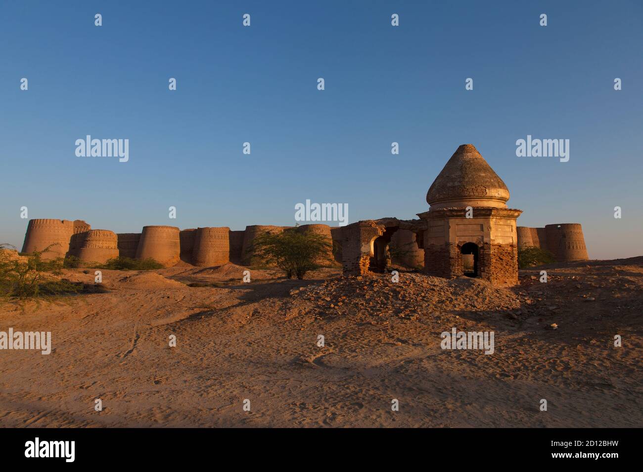 Forte di derawar nel deserto di rohi cholistan , Bahawalpur Punjab , Pakistan Foto Stock