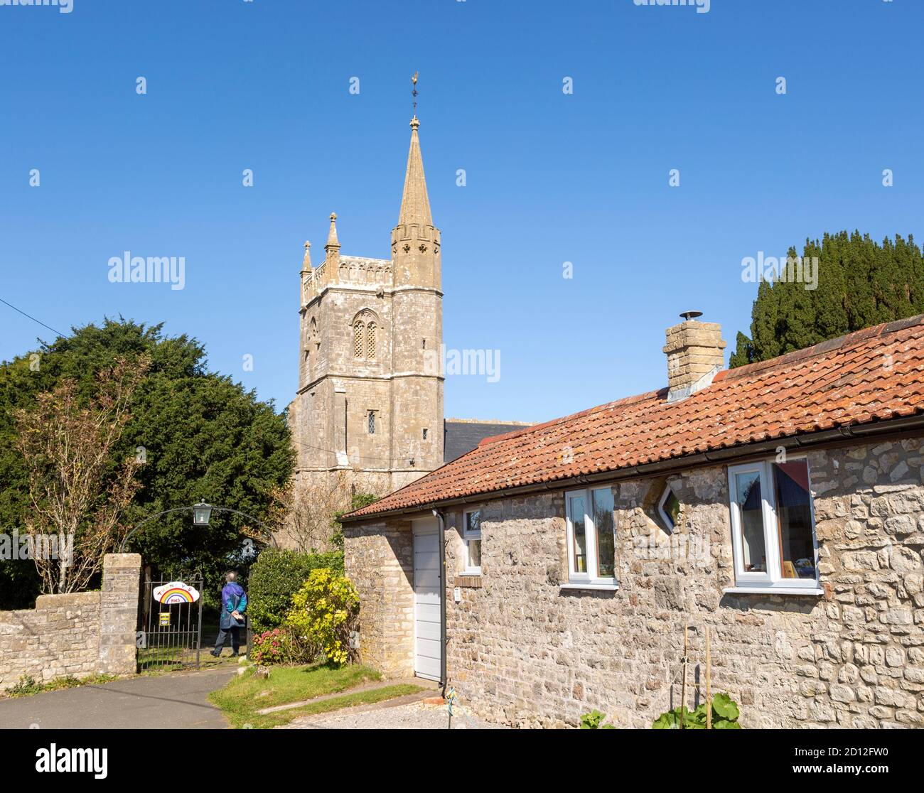 Chiesa di Saint Mary e Belevedre Manor, Nempnet Thrubbwell, Somerset, Inghilterra, Regno Unito Foto Stock