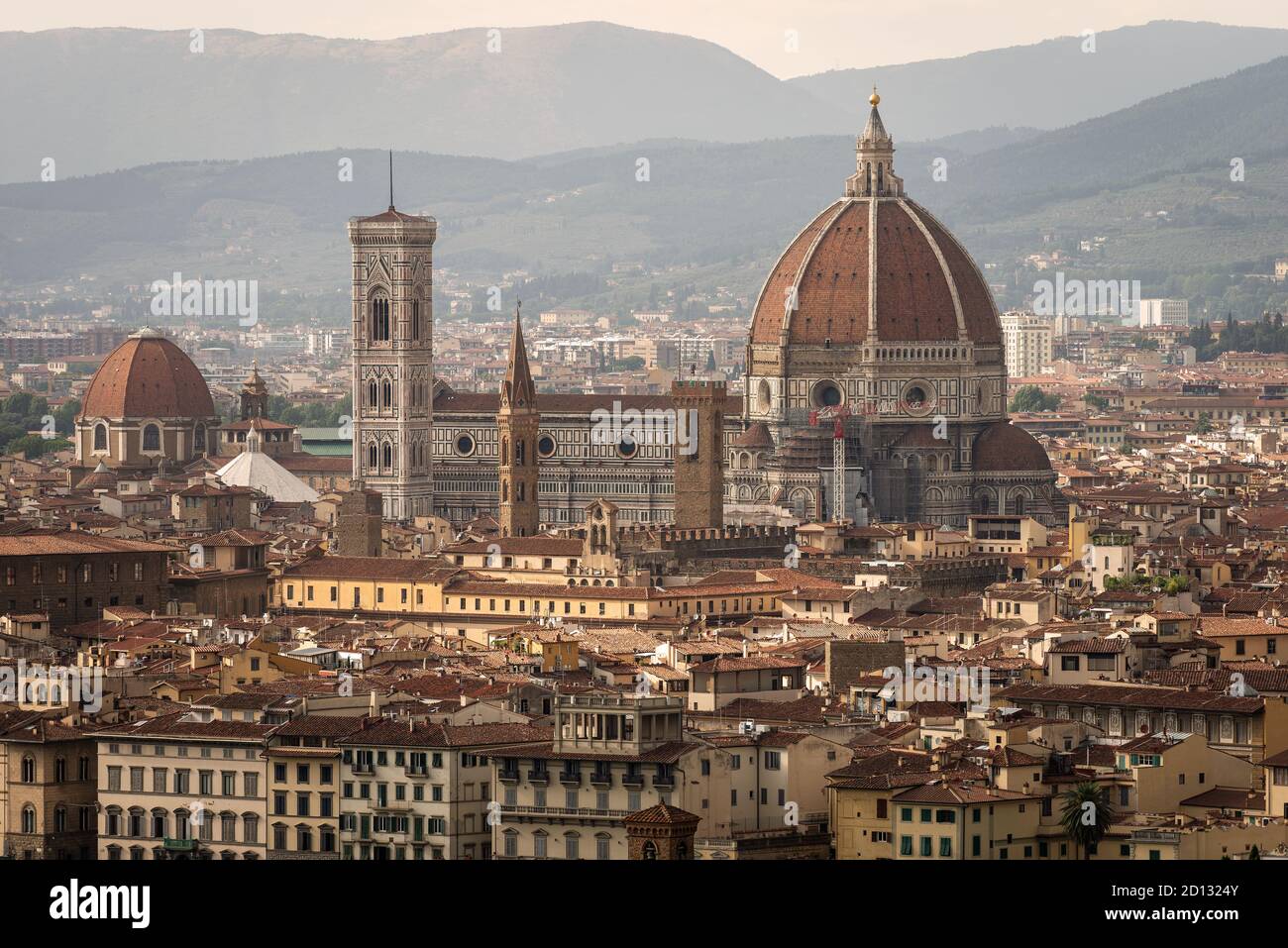 Città di Firenze con la Cattedrale, Santa Maria del Fiore e il campanile di Giotto (Campanile). Patrimonio dell'umanità dell'UNESCO, Toscana, Italia, Foto Stock