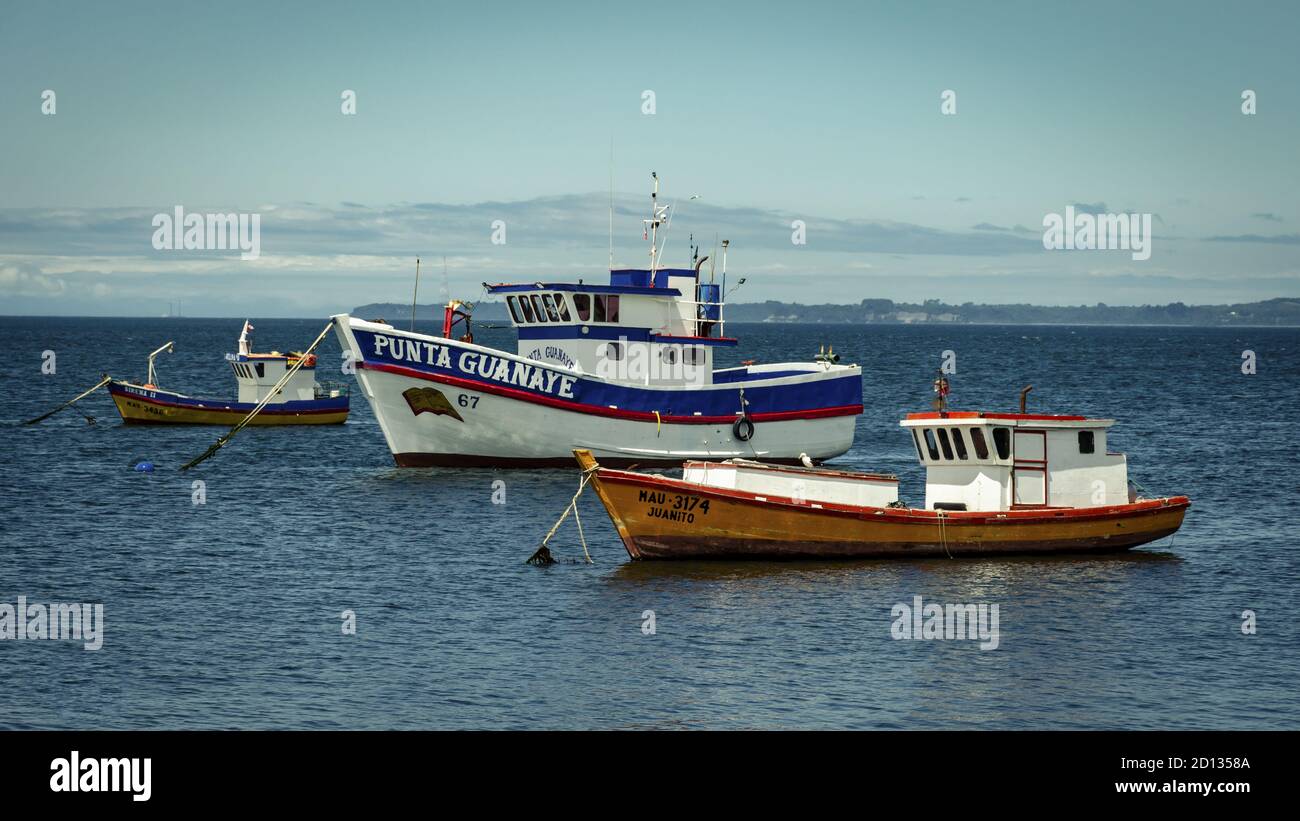 barcos pesqueros de carelmapu Foto Stock