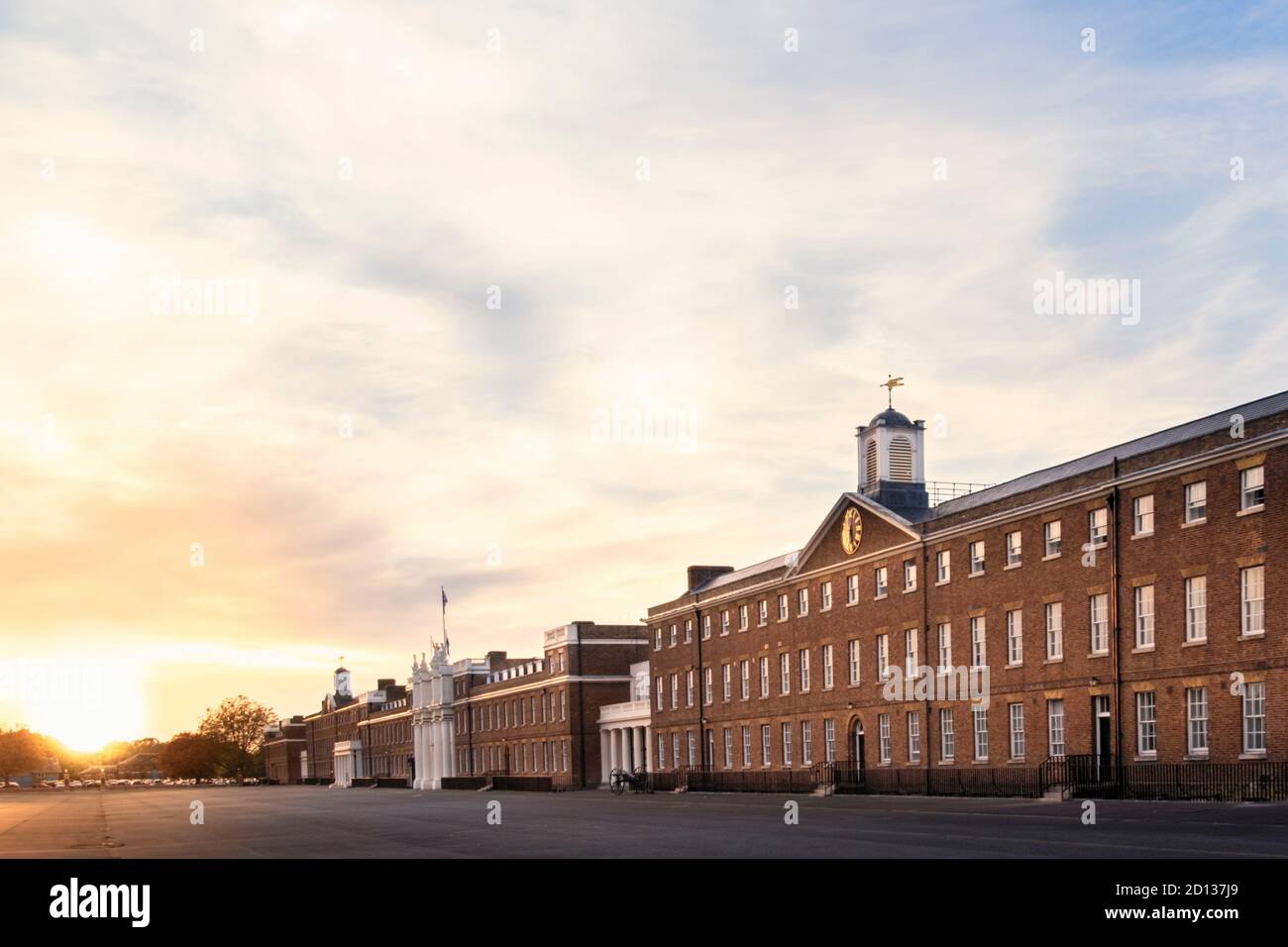 Royal Artillery baracche, ex quartier generale della Royal Horse Artillery, sede del primo Battaglione Royal Anglian Regiment, ambientato per la chiusura, Woolwich, Londra Foto Stock