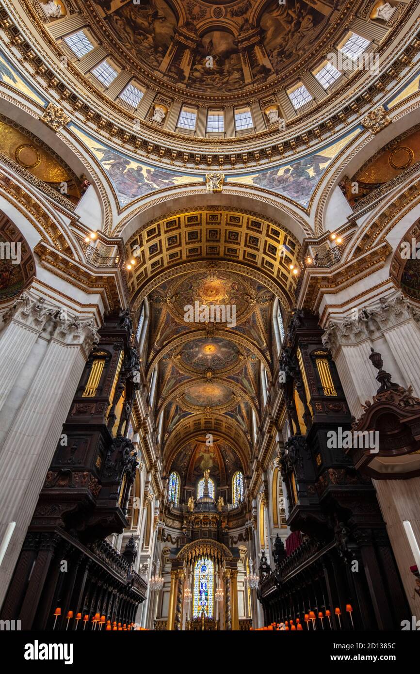 Londra, Regno Unito. L'interno della Cattedrale di San Paolo, progettato da Sir Christopher Wren Foto Stock