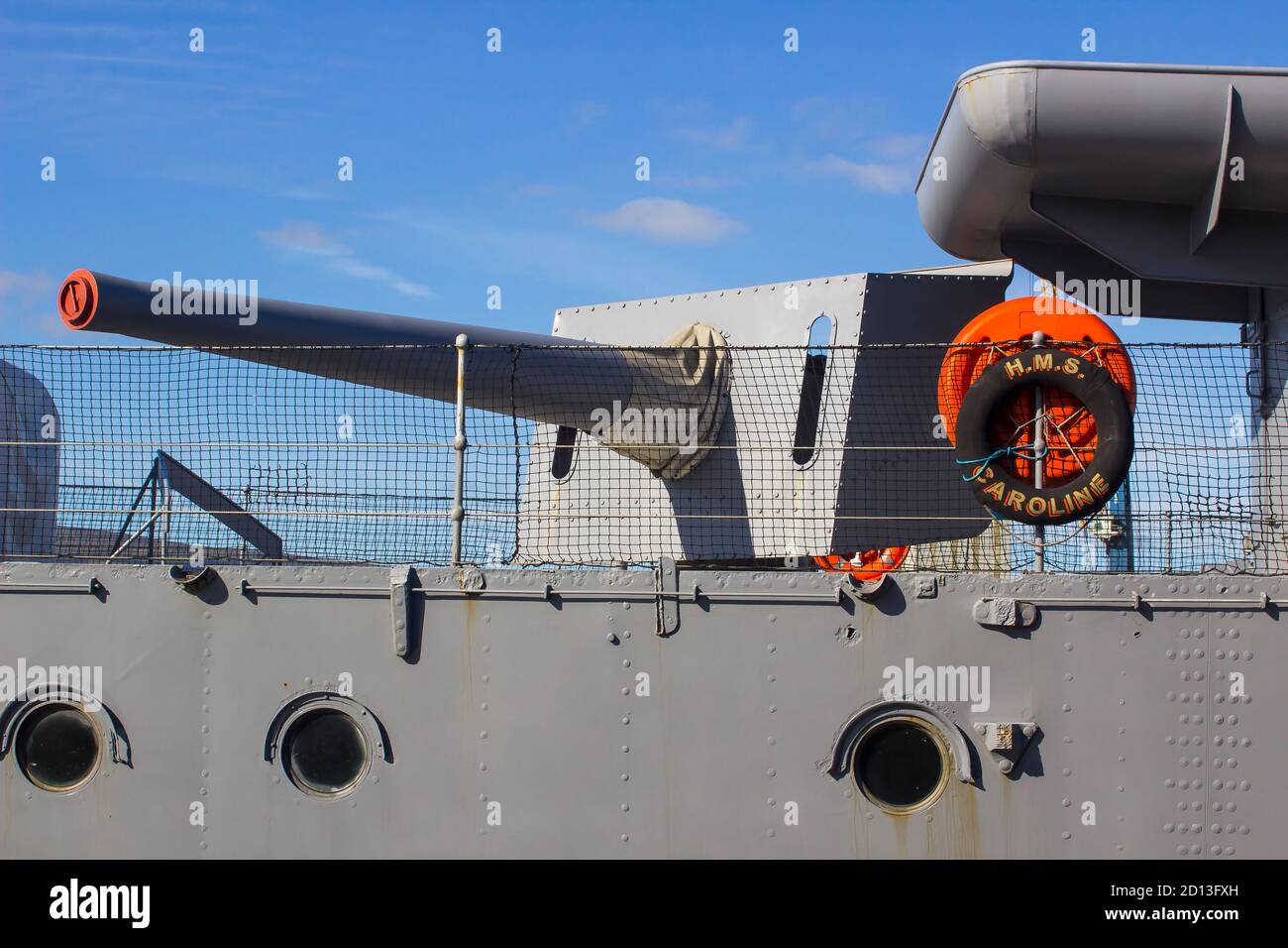 27 settembre 2020 una torretta a pistola di HMS Caroline, un incrociatore leggero di classe C decommissionato della Royal Navy, ora una nave del Museo Nazionale e permanente Foto Stock