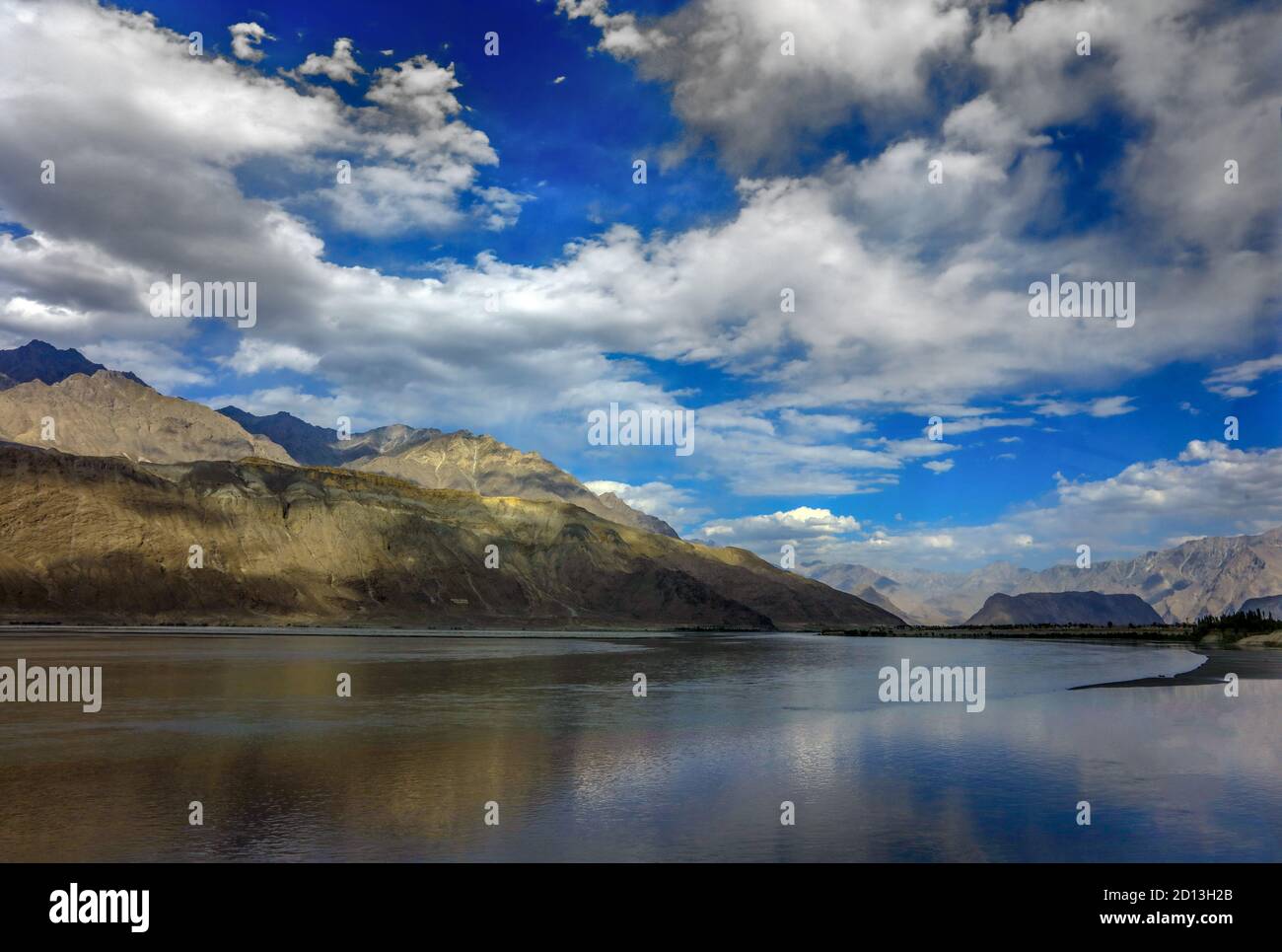 Sarfanaga jeep rally in shigar freddo deserto nelle zone settentrionali di gilgit baltistan , Pakistan Foto Stock