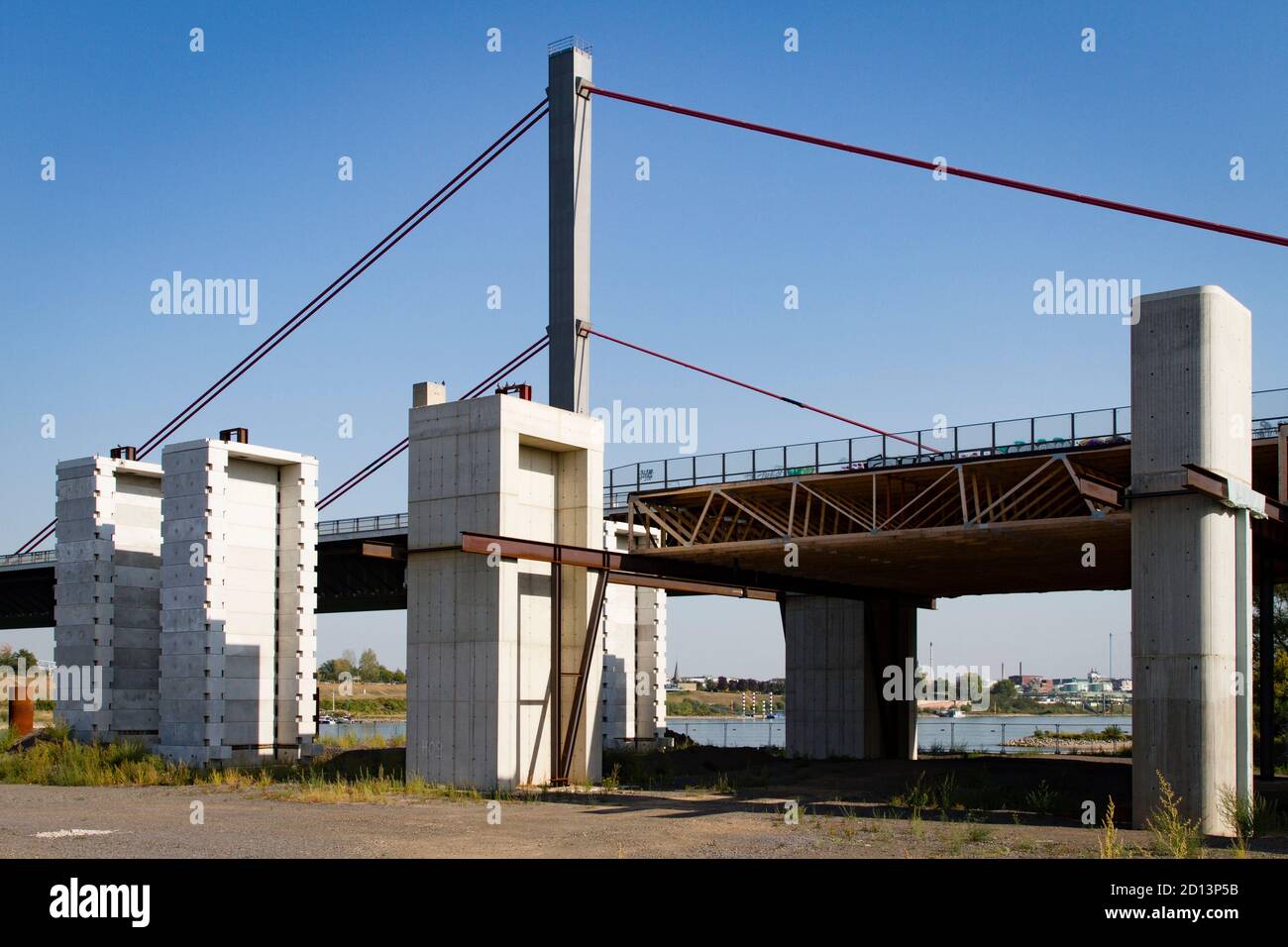 Cantiere del nuovo ponte sul Reno dell'Autobahn A1 tra Colonia e Leverkusen, Colonia, Germania. Baustelle der neuen Rheinbruecke Foto Stock