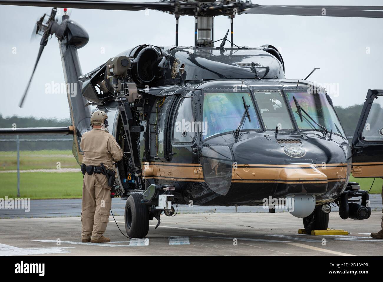 Il 26 agosto 2020, gli equipaggi del CBP Air and Marine Operations (amo) arrivarono in Louisiana prima dell'atterraggio dell'uragano Laura, preparandosi per potenziali missioni di ricerca e salvataggio per aiutare gli sforzi di soccorso in caso di disastro. Foto Stock