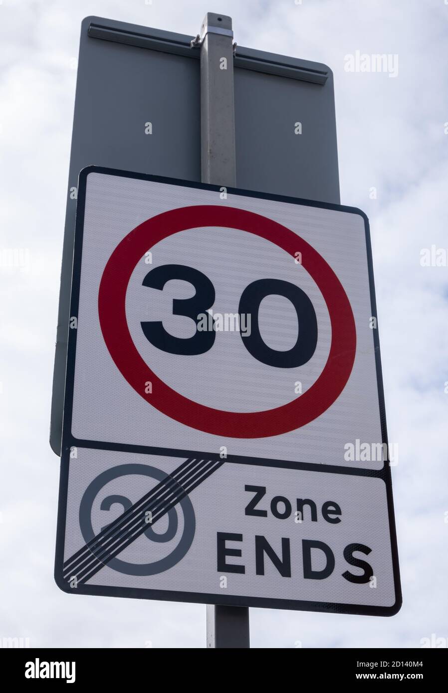 Modifica del segnale del limite di velocità nel centro città in Liverpool luglio 2020 Foto Stock