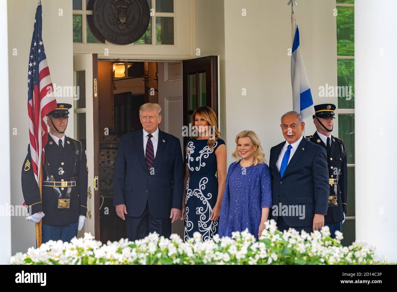 Il presidente Donald J. Trump e la First Lady Melania Trump hanno partecipato alla cerimonia di firma degli accordi di Abraham il 15 settembre 2020, alla Casa Bianca con il primo ministro israeliano Benjamin Netanyahu e sua moglie Sara Netanyahu, segnando uno storico accordo di pace tra Israele e gli Emirati Arabi Uniti. Foto Stock