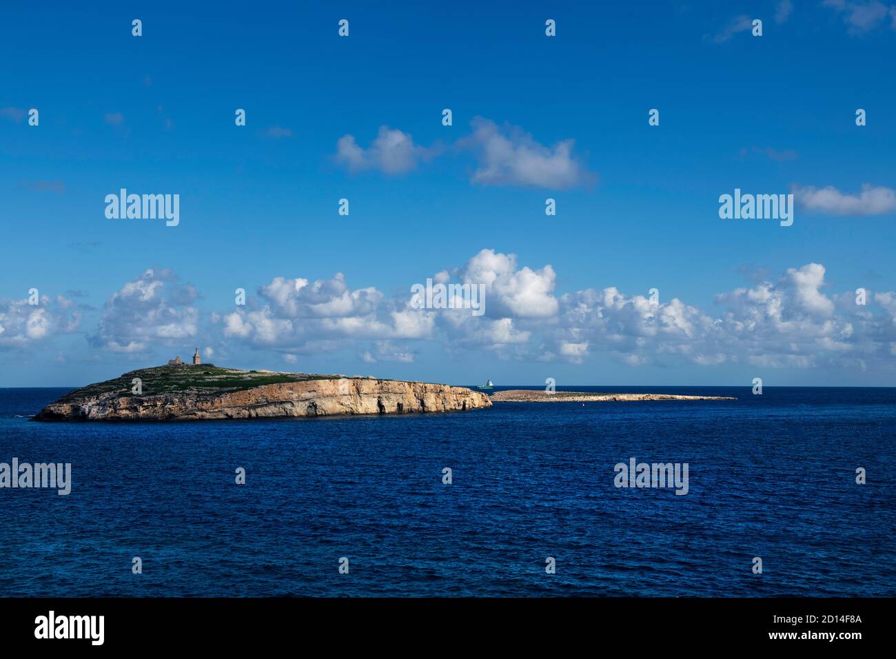 Saint Pawls isola, Malta. Vista panoramica sull'isola di St Pawls a Malta in una bella giornata di sole, St Pawls Island, Malta, Europa, vista panoramica di Saint Pawls is Foto Stock
