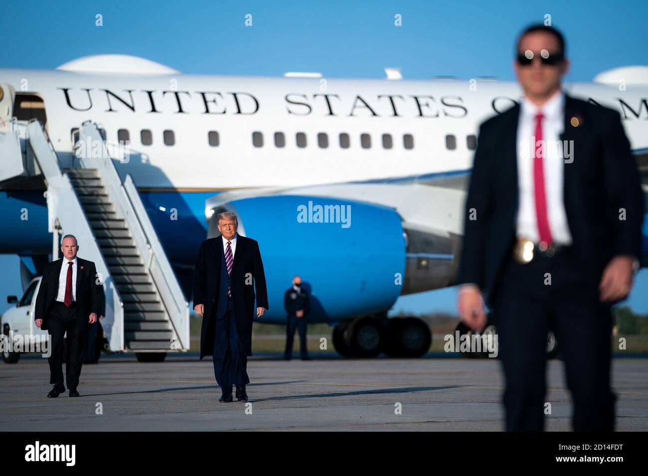 Il 18 settembre 2020, il presidente Donald Trump arrivò all'aeroporto regionale di Bemidji a Bemidji, Minnesota, dove fu accolto dai sostenitori mentre sbarcava dall'Air Force One durante una visita elettorale. Foto Stock
