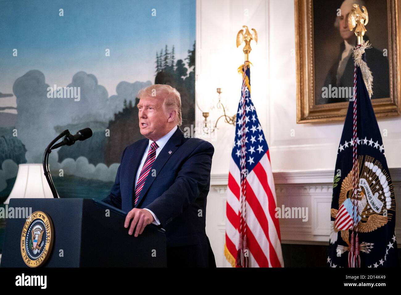 Il 9 settembre 2020, il presidente Donald J. Trump ha pronunciato osservazioni sulle nomine giudiziarie dalla sala di accoglienza diplomatica della Casa Bianca. Il discorso affrontò gli sforzi dell'amministrazione per plasmare la magistratura federale attraverso nomine e conferme. Foto Stock