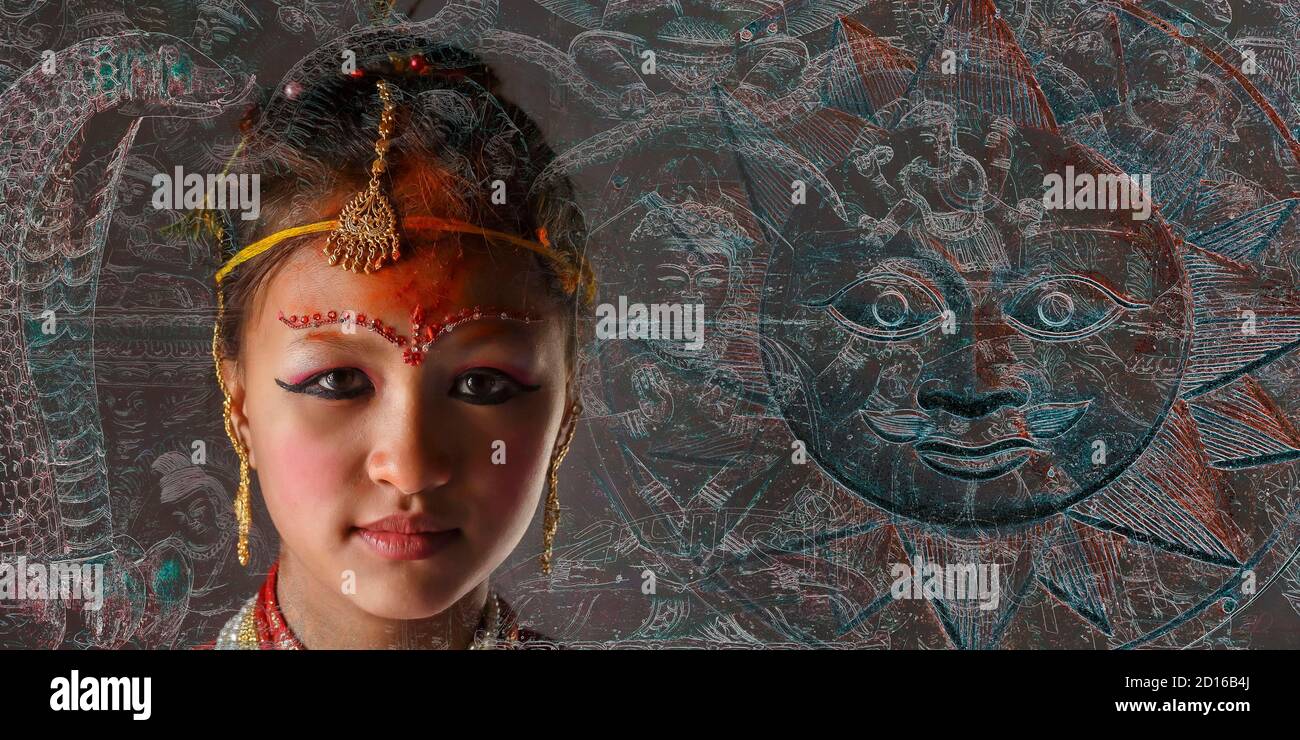 Nepal, Bagmati zone, Bhaktapur, Gufa girl ritratto (matrimonio con il sole), serie di composizione fotografica 'Voyage Dreams' che rappresenta la gente surru Foto Stock