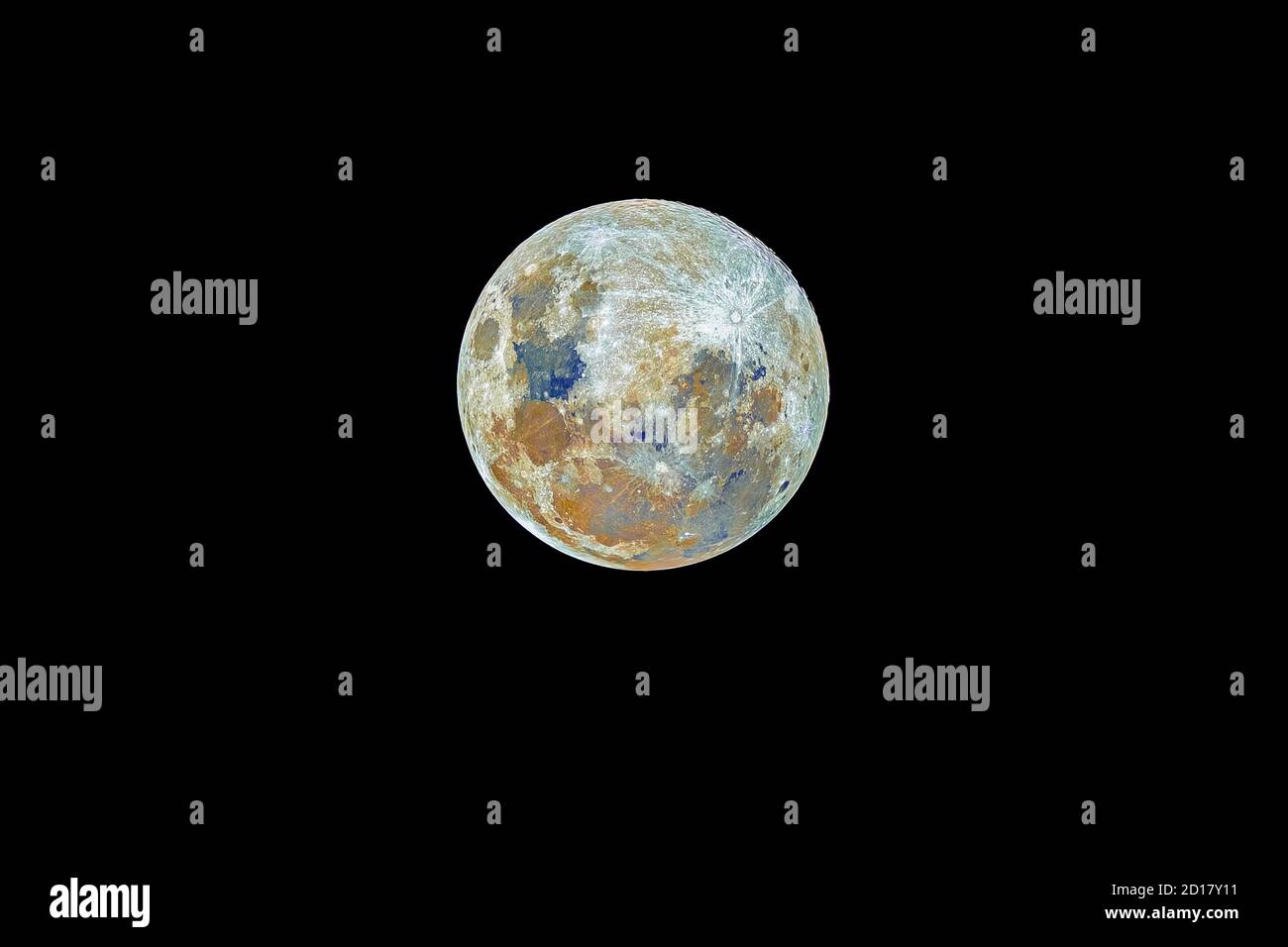 La Luna Il Nostro Compagno Satellitare Che Illumina Il Nostro Percorso Durante La Notte Su Un Telescopio Dettagliata Vista Con I Crateri Lunari E Mari Un Sorprendente S Foto Stock Alamy