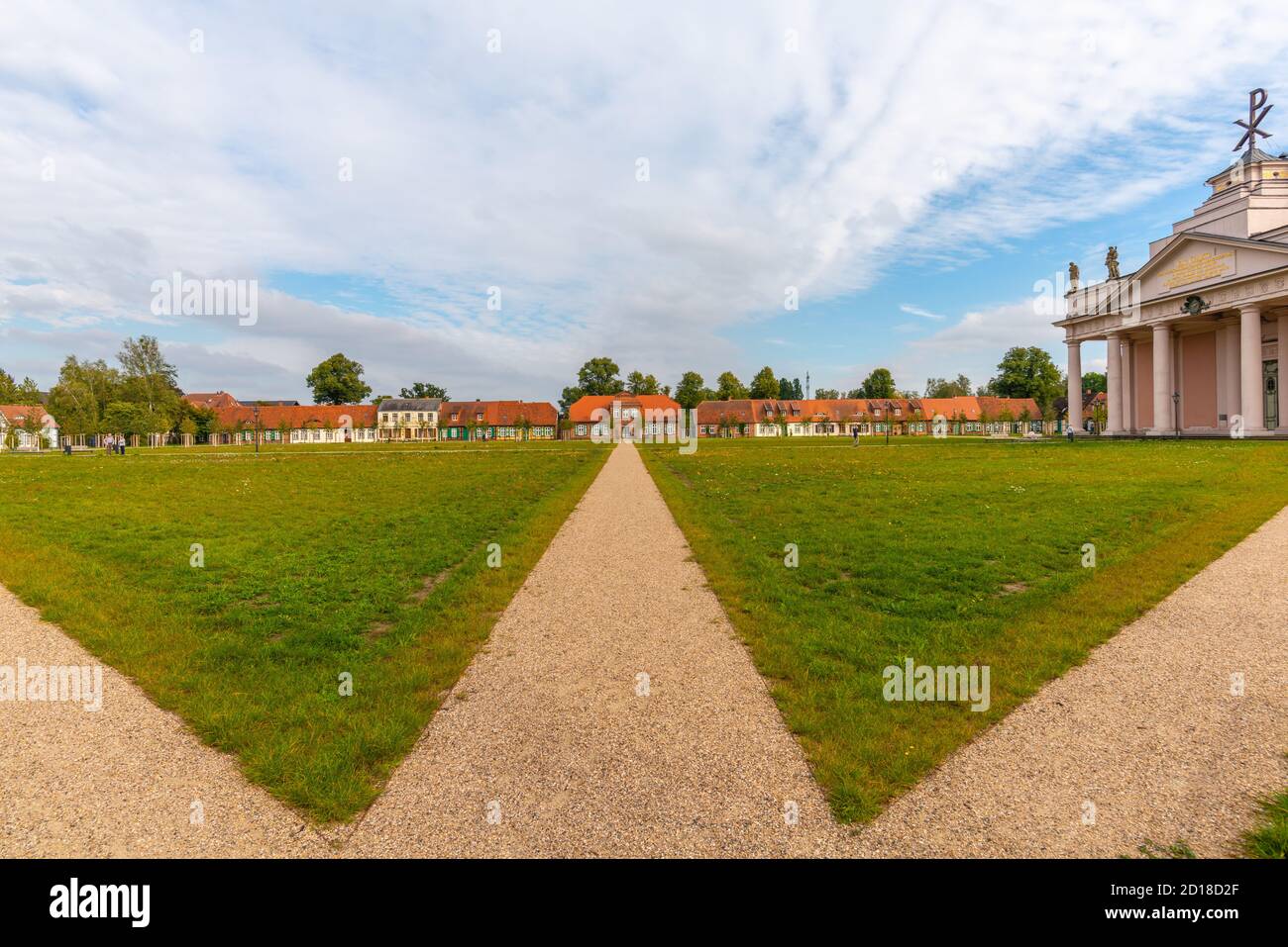 Stadtkirche simile a un tempio o Chiesa della città all'aperto, vicino al Palazzo Ludwigslust, Ludwigslust, Meclemburgo-Pomerania occidentale, Germania orientale, Europa Foto Stock