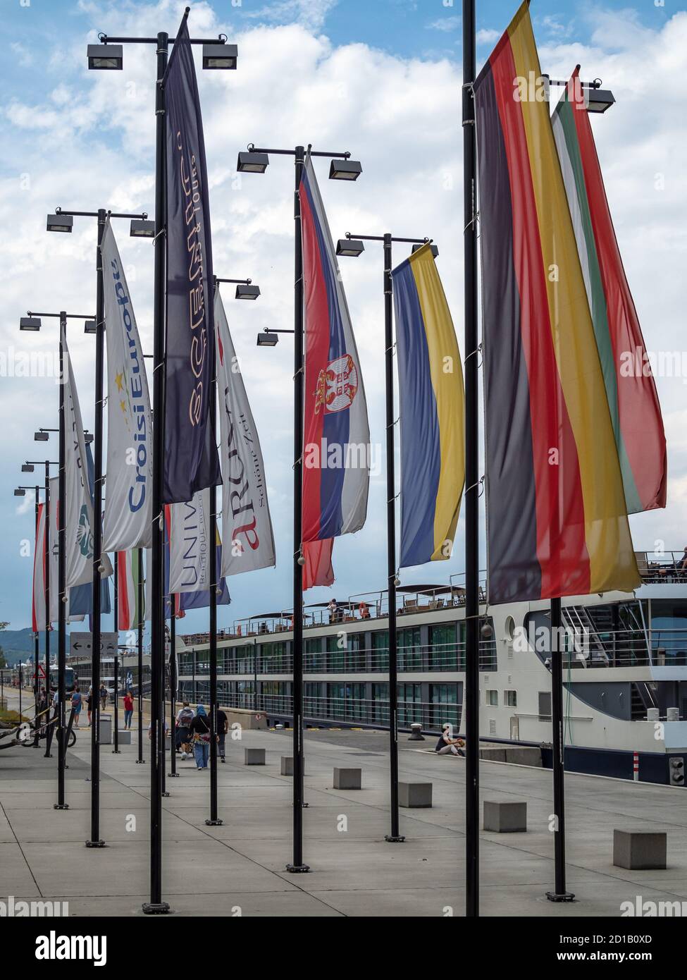 VIENNA, AUSTRIA - 14 LUGLIO 2019: La nave da crociera sul fiume Avalon Envision ormeggiata al porto delle navi da crociera sul fiume di Vienna Foto Stock