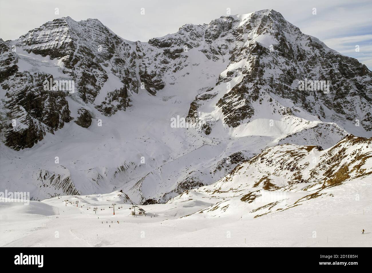 Sulden, Solda, Trentino-Alto Adige, Südtirol, Italia; Alpi, alte montagne innevate. Schnee bedeckt. 阿爾卑斯山，高山覆蓋著雪。Alpy Foto Stock