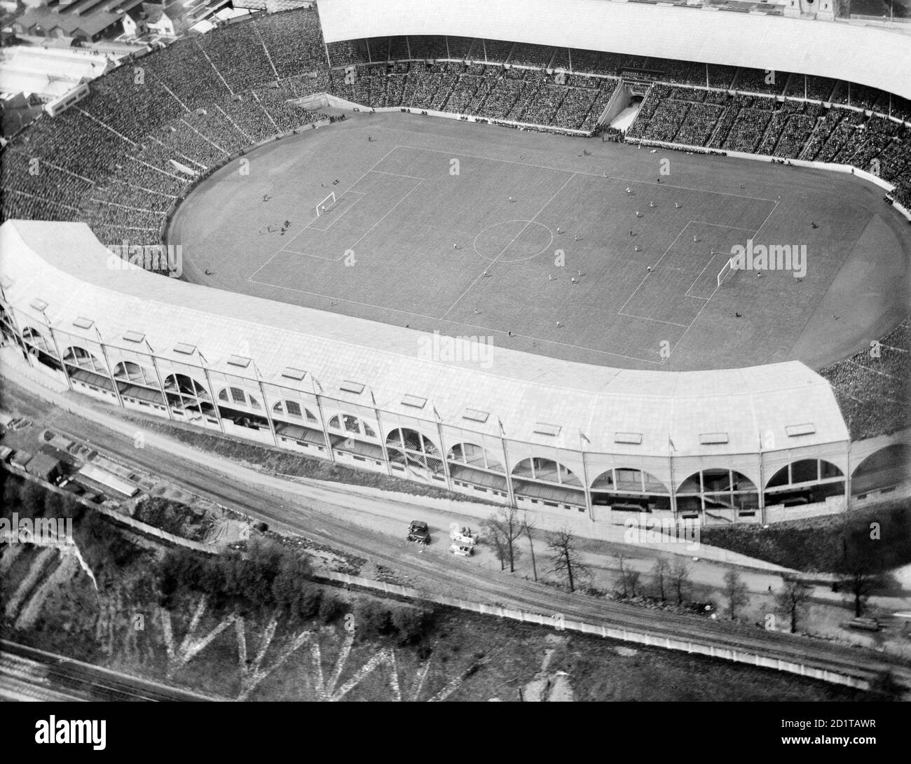 WEMBLEY STADIUM, Middlesex, Londra. La finale della Coppa fa 1925 in corso tra Sheffield United e Cardiff City. Sheffield United ha vinto 1-0 in una partita a cui ha partecipato 91,763. Fotografato il 25 aprile 1925. Aerofilms Collection (vedi link). Foto Stock