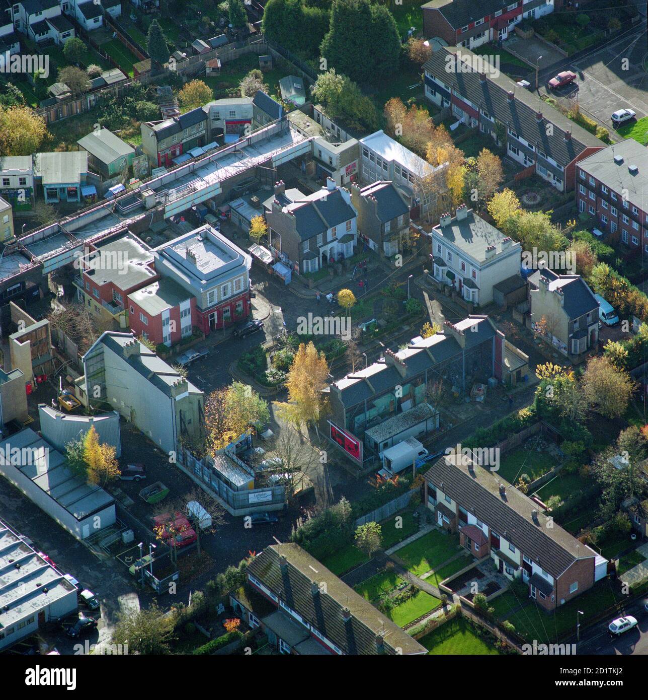 ALBERT SQUARE, Walford, Londra. Vista aerea del set del film per Albert Square, ambientazione di Walford per la famosa soap opera televisiva della BBC, Eastenders. Collezione Aerofilms. Foto Stock