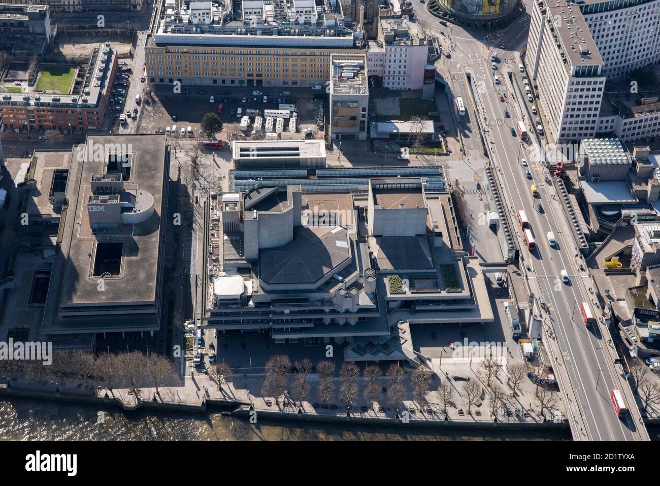 The Royal National Theatre and IBM Building, South Bank, Londra, 2018, Regno Unito. Vista aerea. Foto Stock
