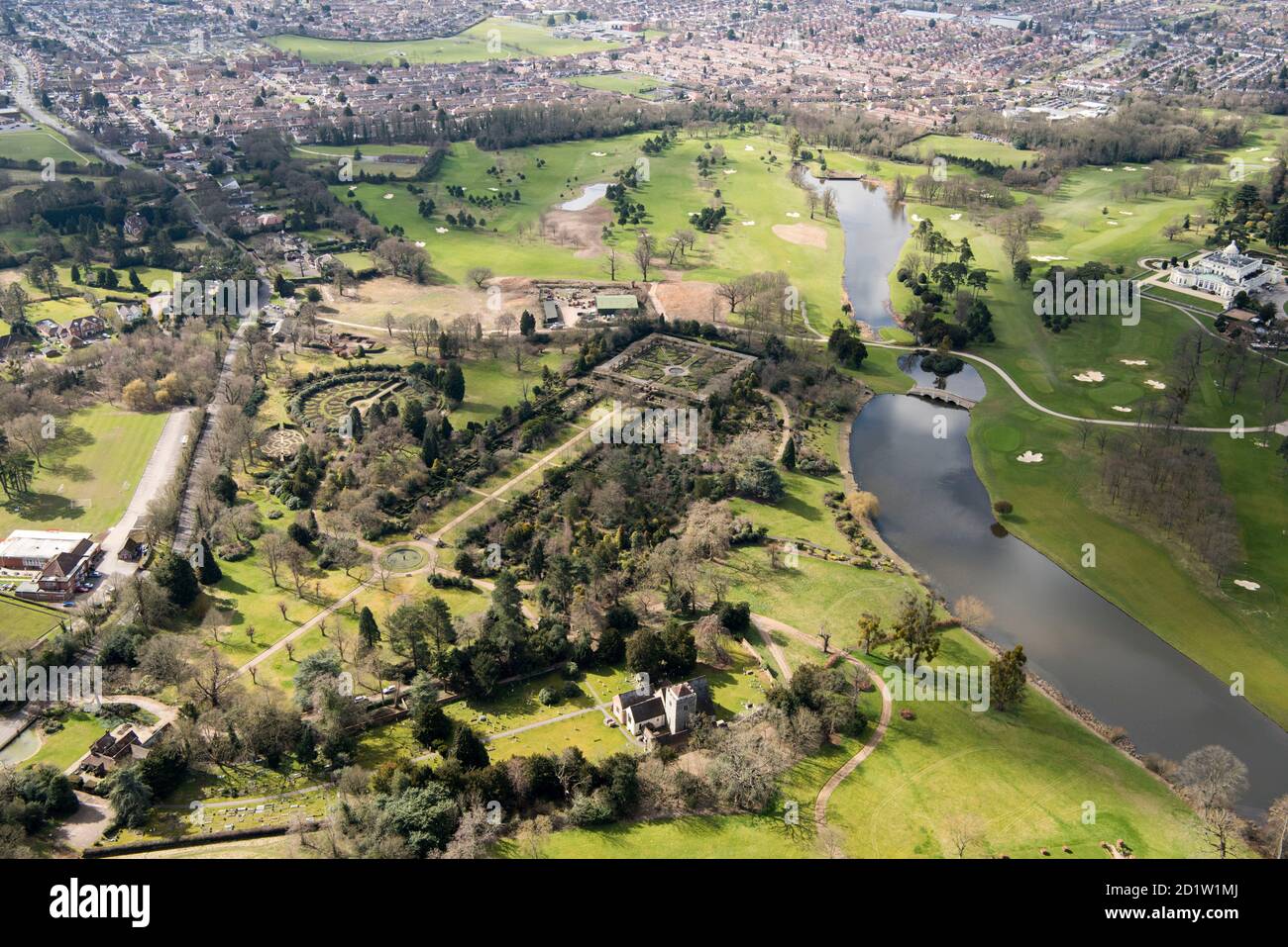 Stoke Park e i giardini di ricordo di Stoke Poges, Buckinghamshire, Regno Unito. Vista aerea. Foto Stock