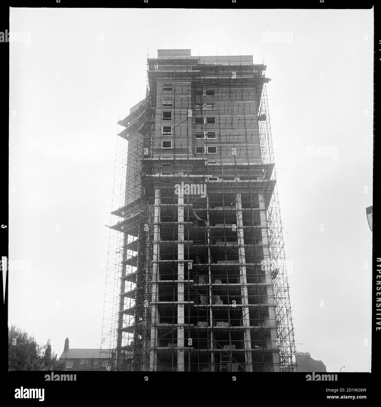 Roundtree House torre blocco in costruzione visto da Featherstall Road South, Alfred Street, Wereneth, Oldham, Greater Manchester, Regno Unito. Foto Stock