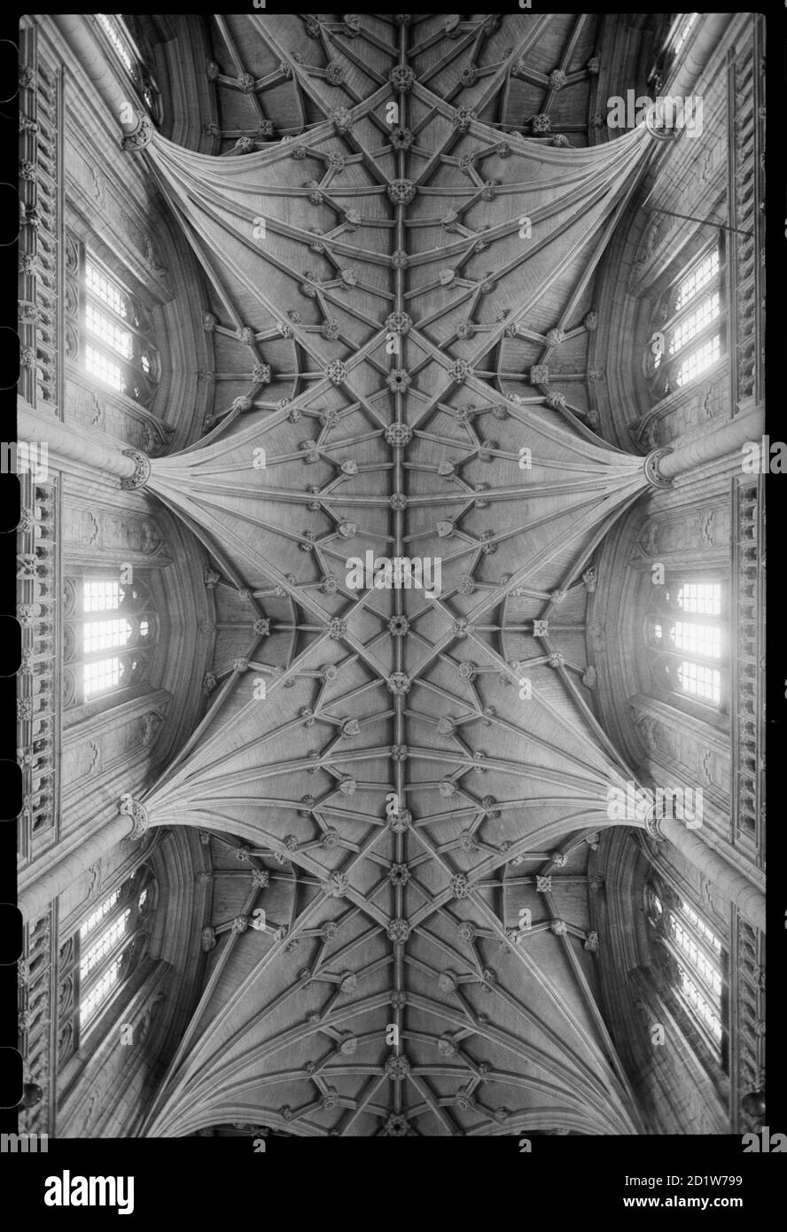 Vista interna del soffitto della navata centrale della Cattedrale di Winchester, Winchester, Winchester, Hampshire, Regno Unito. Foto Stock Vista interna del soffitto della navata centrale della Cattedrale di Winchester, Winchester, Winchester, Hampshire, Regno Unito. Foto Stock