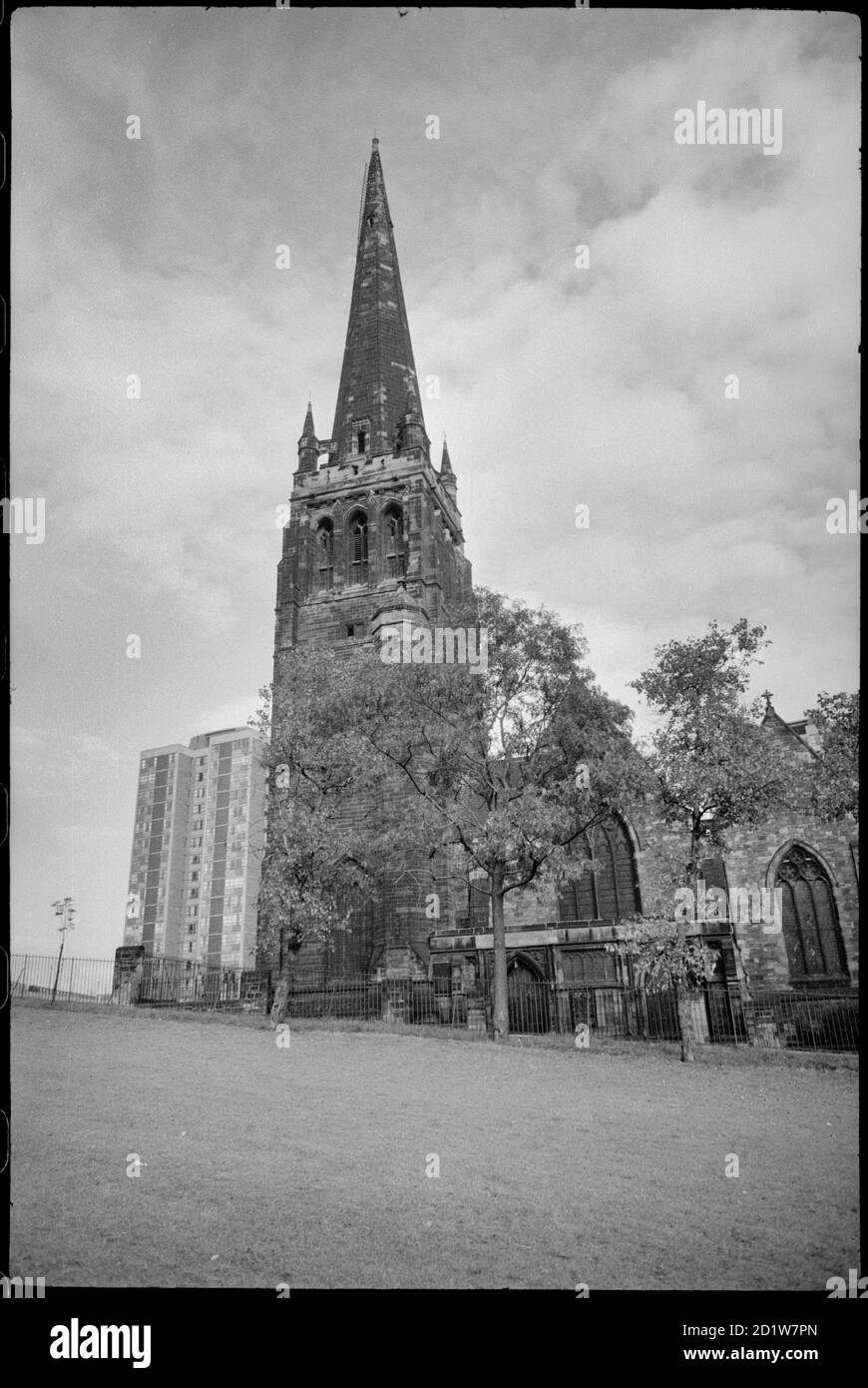 Vista esterna della chiesa di St Stephens, Brunel Terrace, Low Elswick, Newcastle-upon-Tyne, Regno Unito. Foto Stock