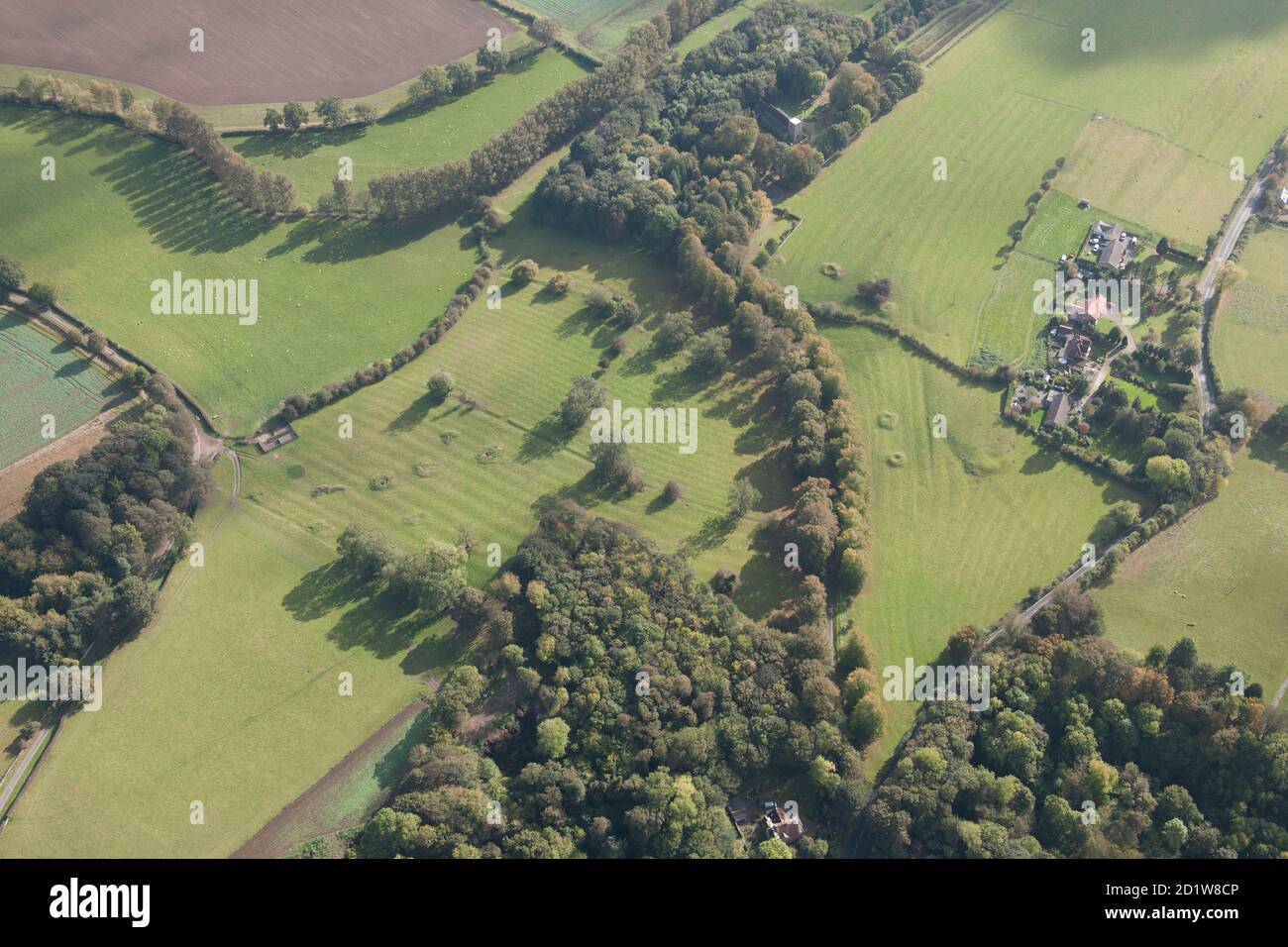 Pozzi minerari dismessi e lavori di terra di creste e solchi, Middleton Tyas, North Yorkshire. Vista aerea. Foto Stock