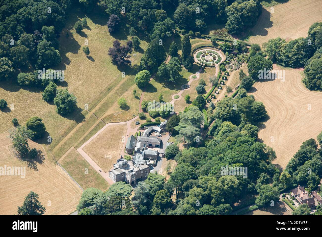 Castello di Luscombe e giardini formali, con proposte di Humphry Repton nel suo libro rosso del 1799, vicino a Dawlish, Devon. Vista aerea. Foto Stock