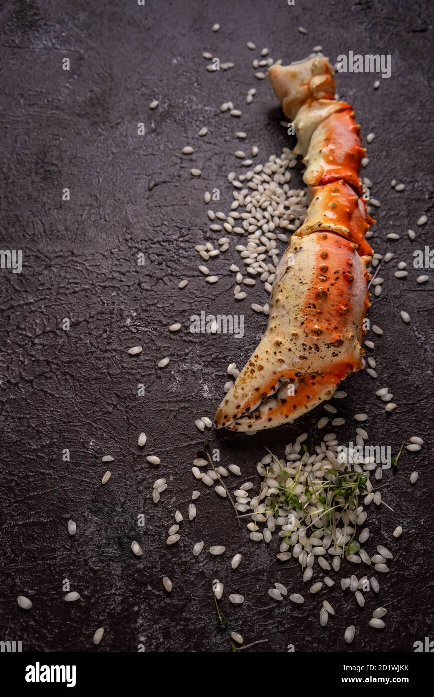 granchio di falanx su fondo di cibo marrone Foto Stock