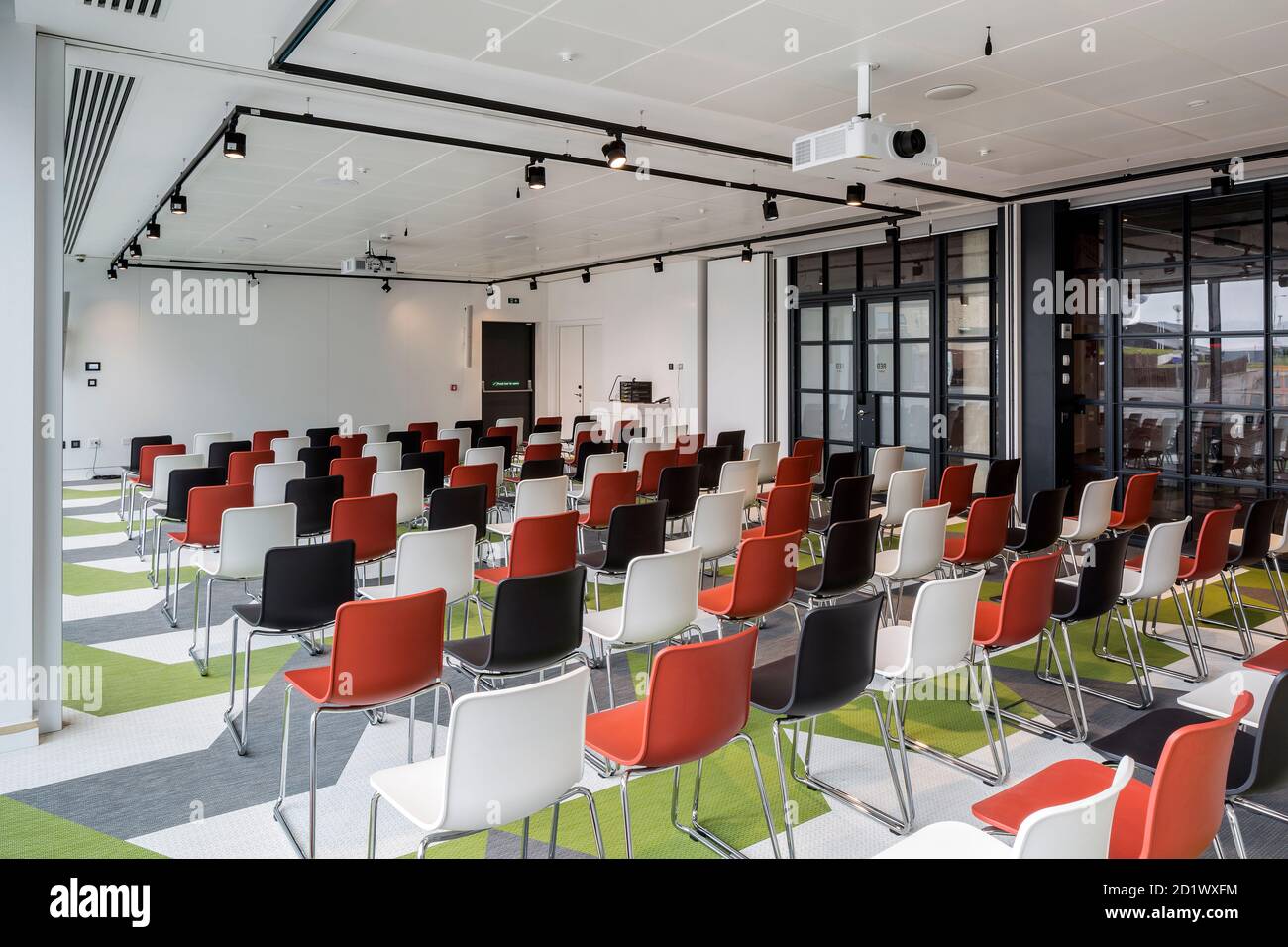 Una sala conferenze nel Radisson RED Hotel, Glasgow, Scozia, Regno Unito, con 174 camere. Foto Stock