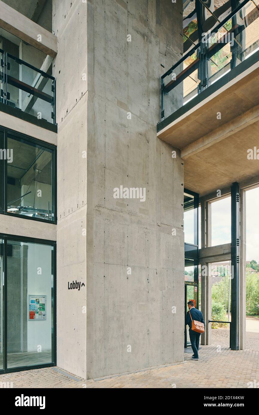 Park Hill è una brutalista, di grado II, ex residenza del consiglio a Sheffield, Inghilterra, Regno Unito, che è in fase di sviluppo da Urban Splash in moderni spazi di vita e di lavoro. Foto Stock