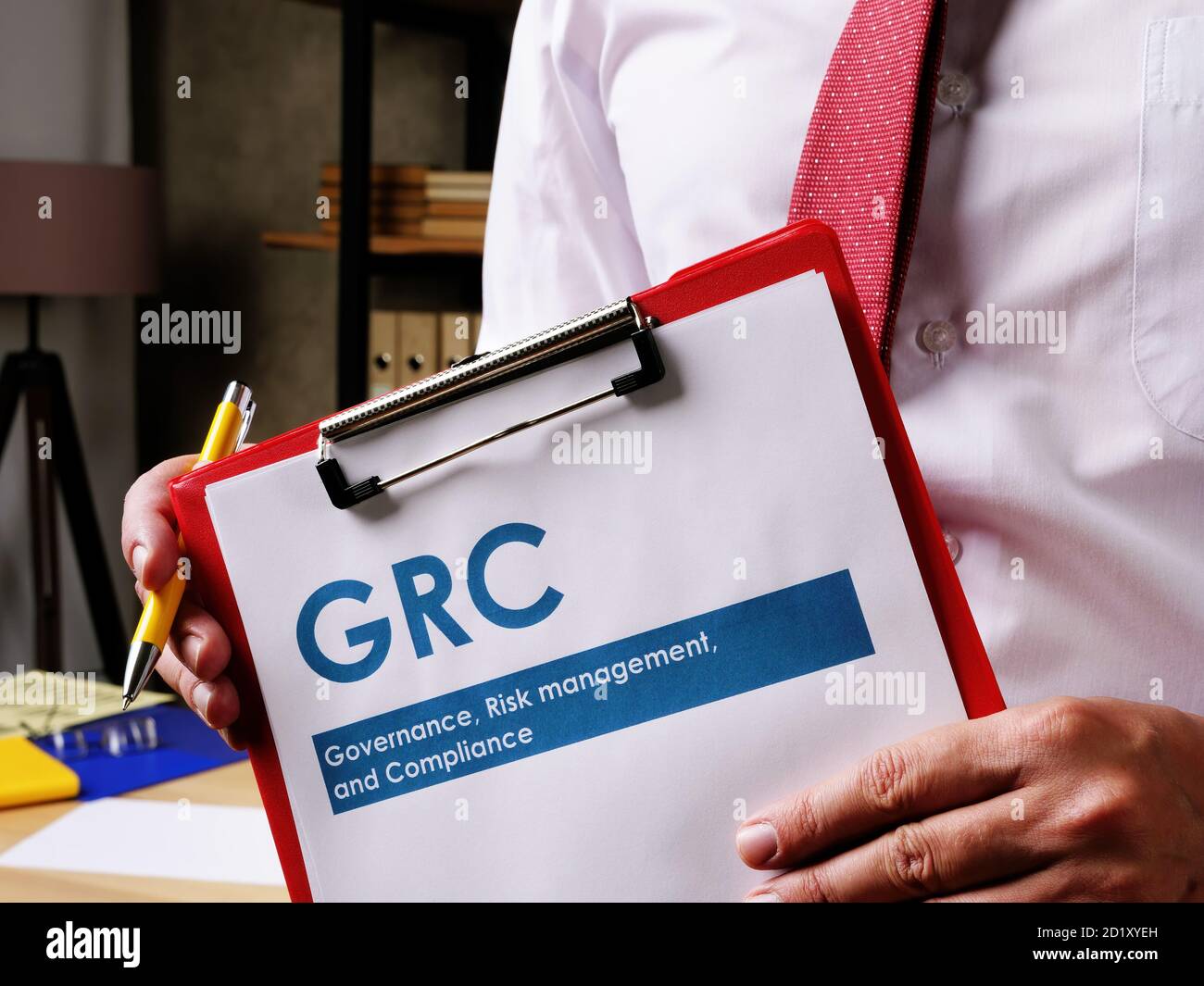 Il GRC Governance, la gestione dei rischi e il documento di conformità sono nelle mani del manager. Foto Stock