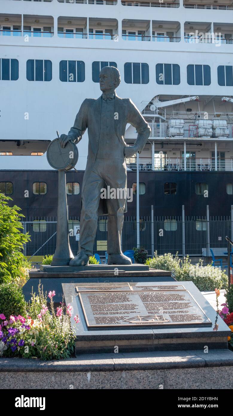 Statua di Sir Samuel Cunard al lungomare di Halifax e crociera Terminal delle navi Nova Scotia Canada Foto Stock