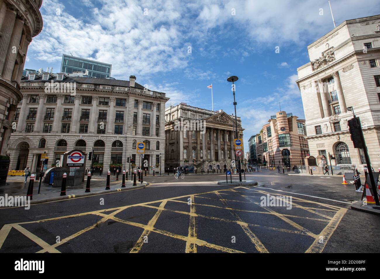 Una tranquilla Bank Junction che guarda verso Mansion House e Cornhill come un secondo coronavirus minaccia l'economia del Regno Unito, Londra, Inghilterra, Regno Unito Foto Stock