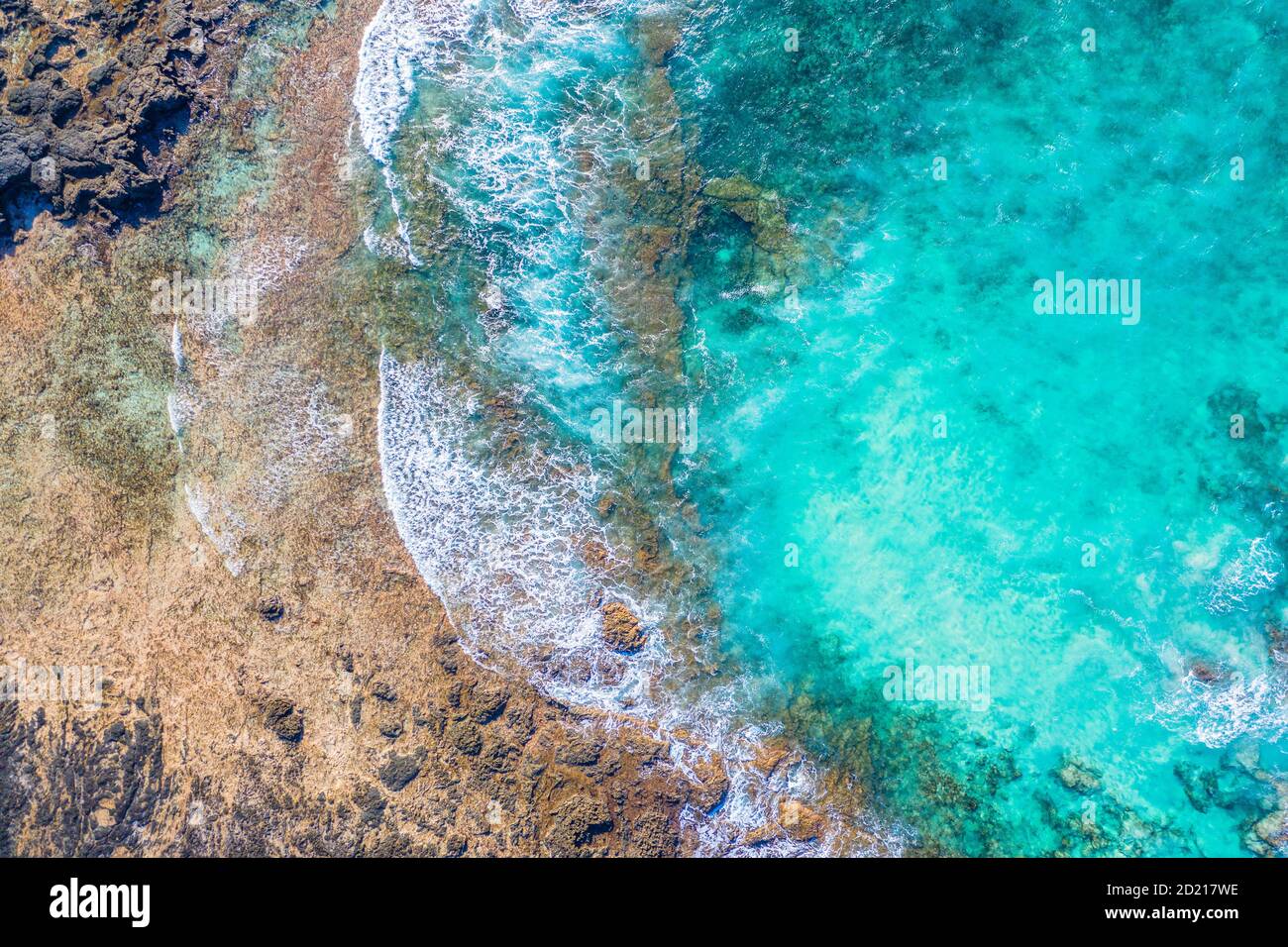 Fuerteventura. Vulcano Beach. Onde. Vista dall'alto di un drone al Bay. Spagna Foto Stock