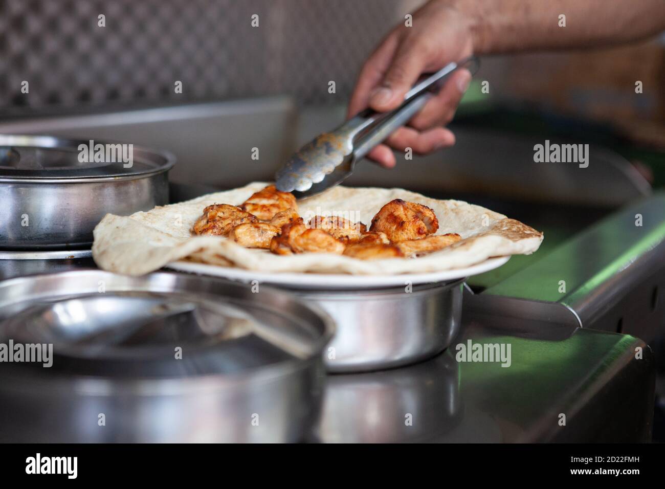 Preparazione di cibo cibi indiani e del mondo Foto Stock