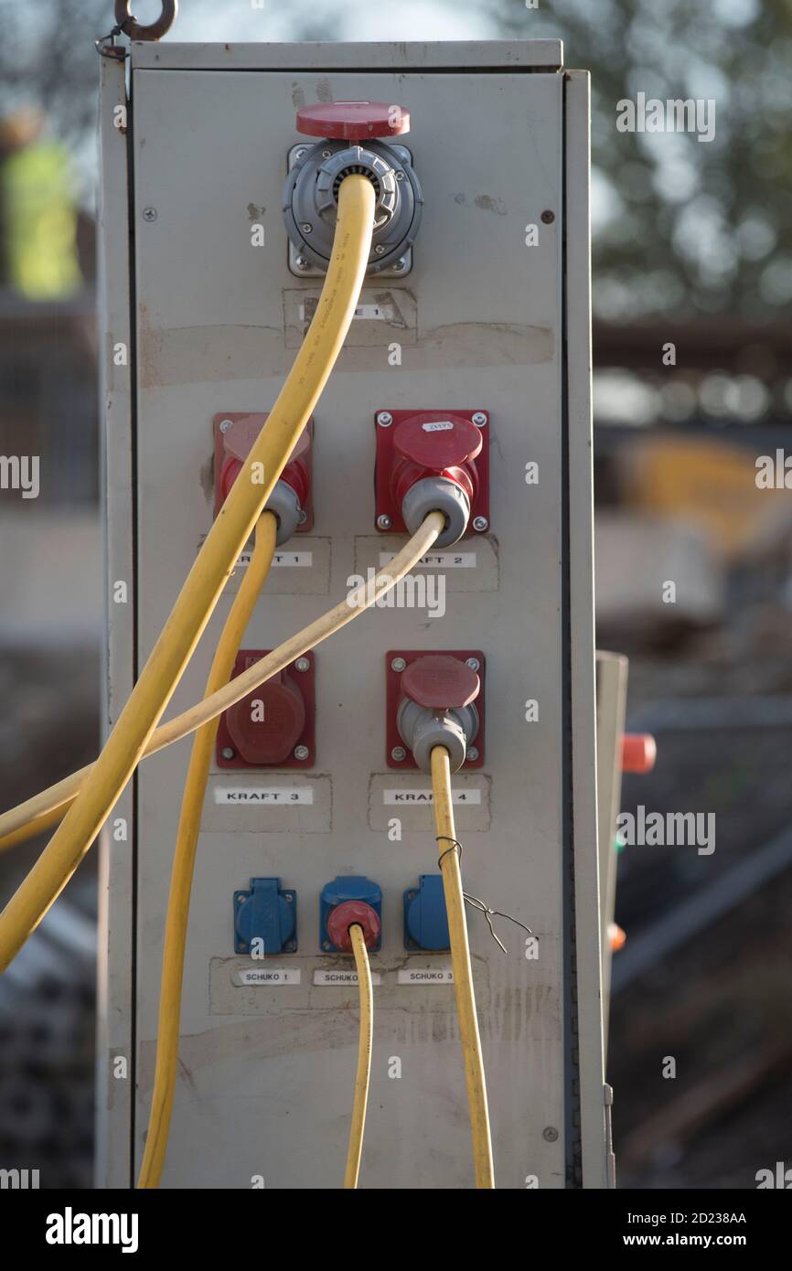 revolt Elettronica - Distributore di Corrente Automobile