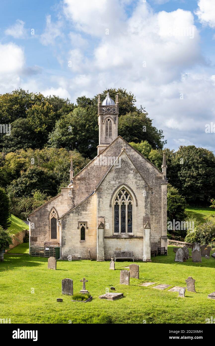 La chiesa di San Giovanni nel villaggio di Cotswold Sheepscombe Gloucestershire Regno Unito Foto Stock