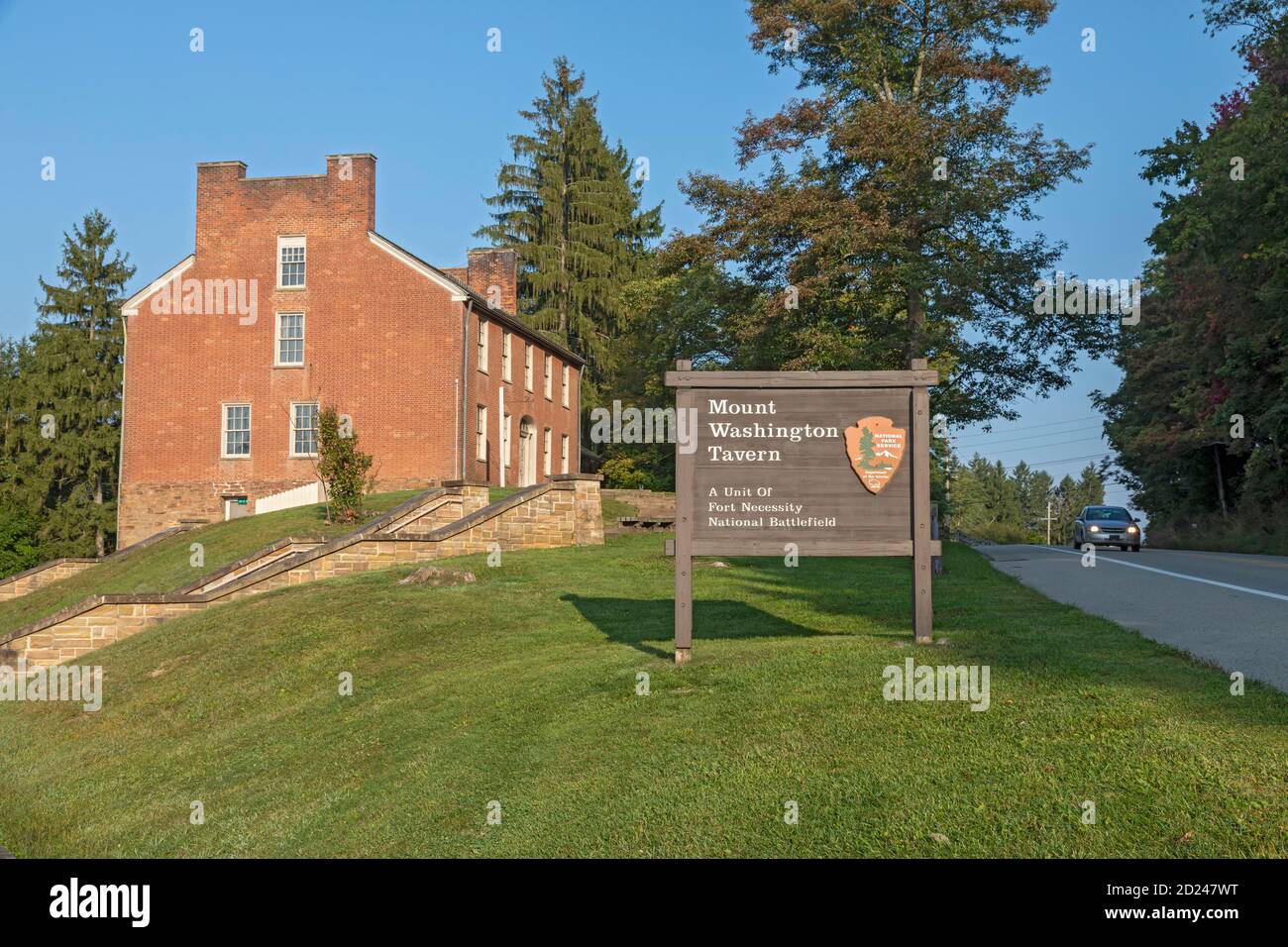 Farmington, Pennsylvania - Tavern del Monte Washington al campo di battaglia nazionale di Fort necessariamente. La taverna fu costruita alla fine del 1820 come luogo di sosta Foto Stock