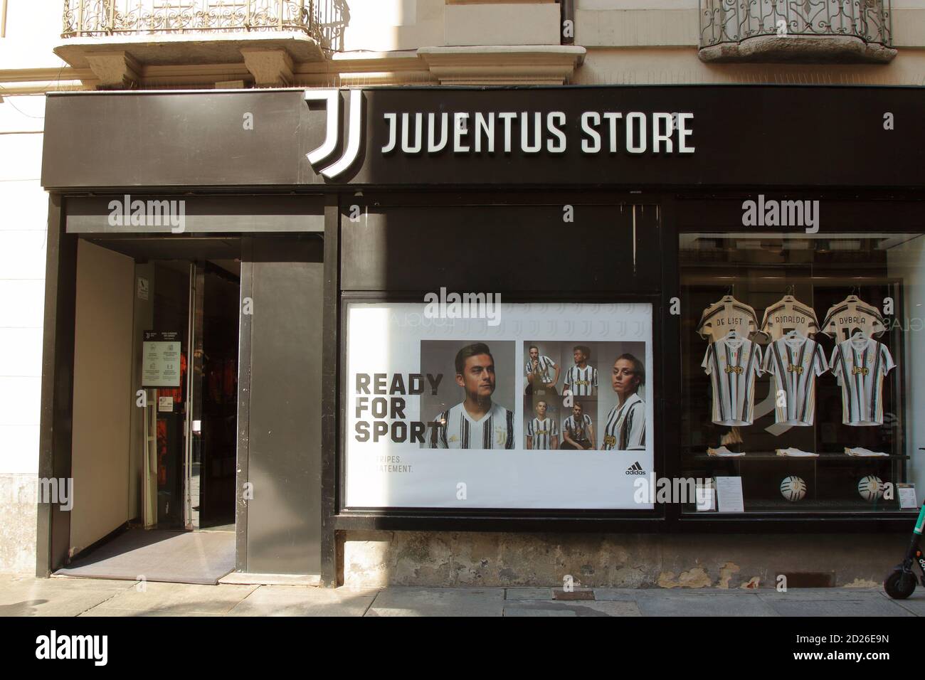 Via Garibaldi, Torino - settembre 2020: Negozio della Juventus Foto Stock