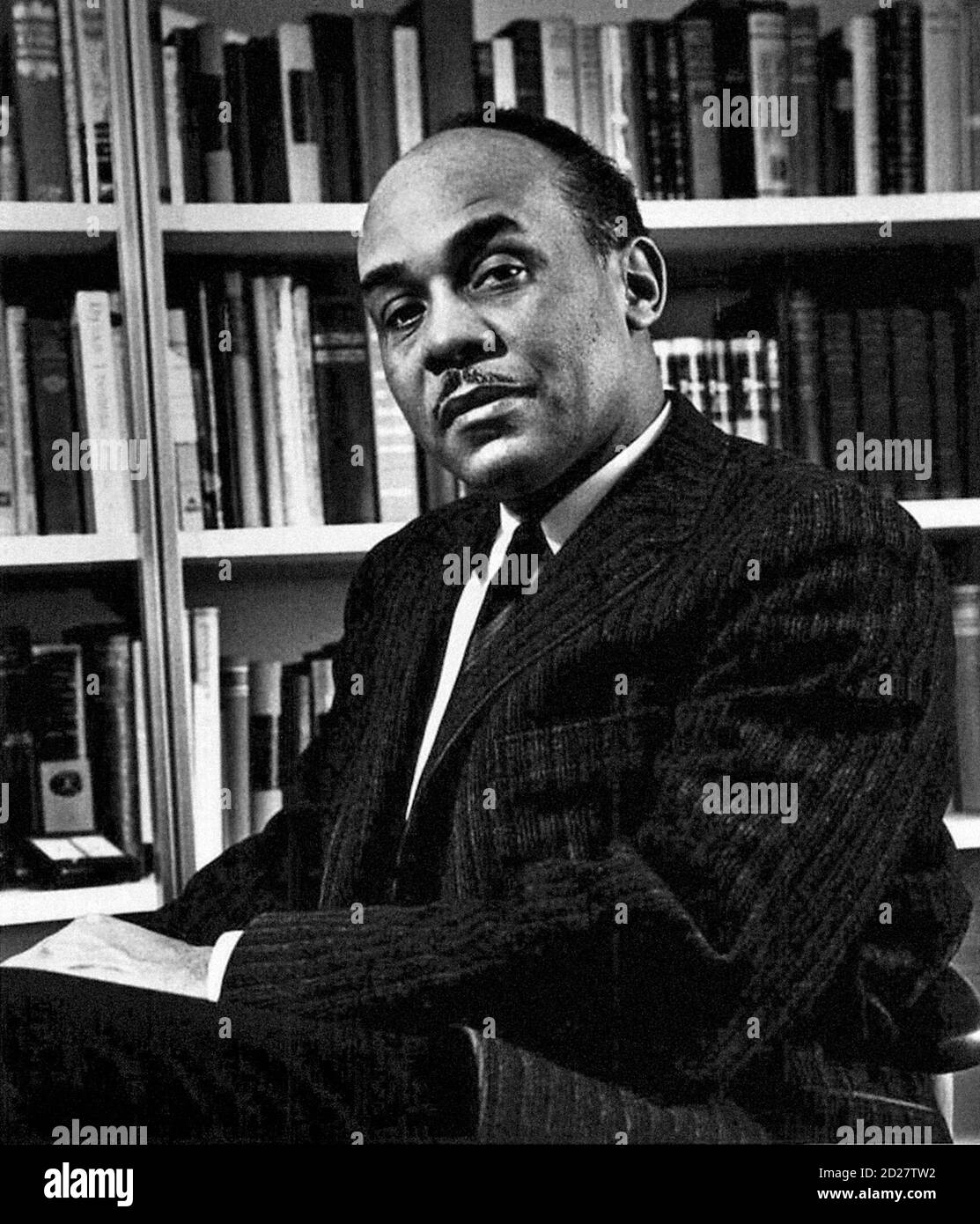 Ralph Ellison. Ritratto del romanziere e critico letterario americano, Ralph Waldo Ellison (1913-1994), 1961 Foto Stock