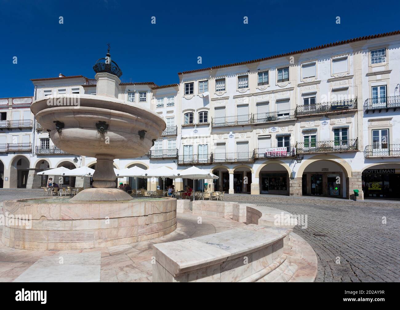 Piazza a Evora, Alentejo, Portogallo Foto Stock