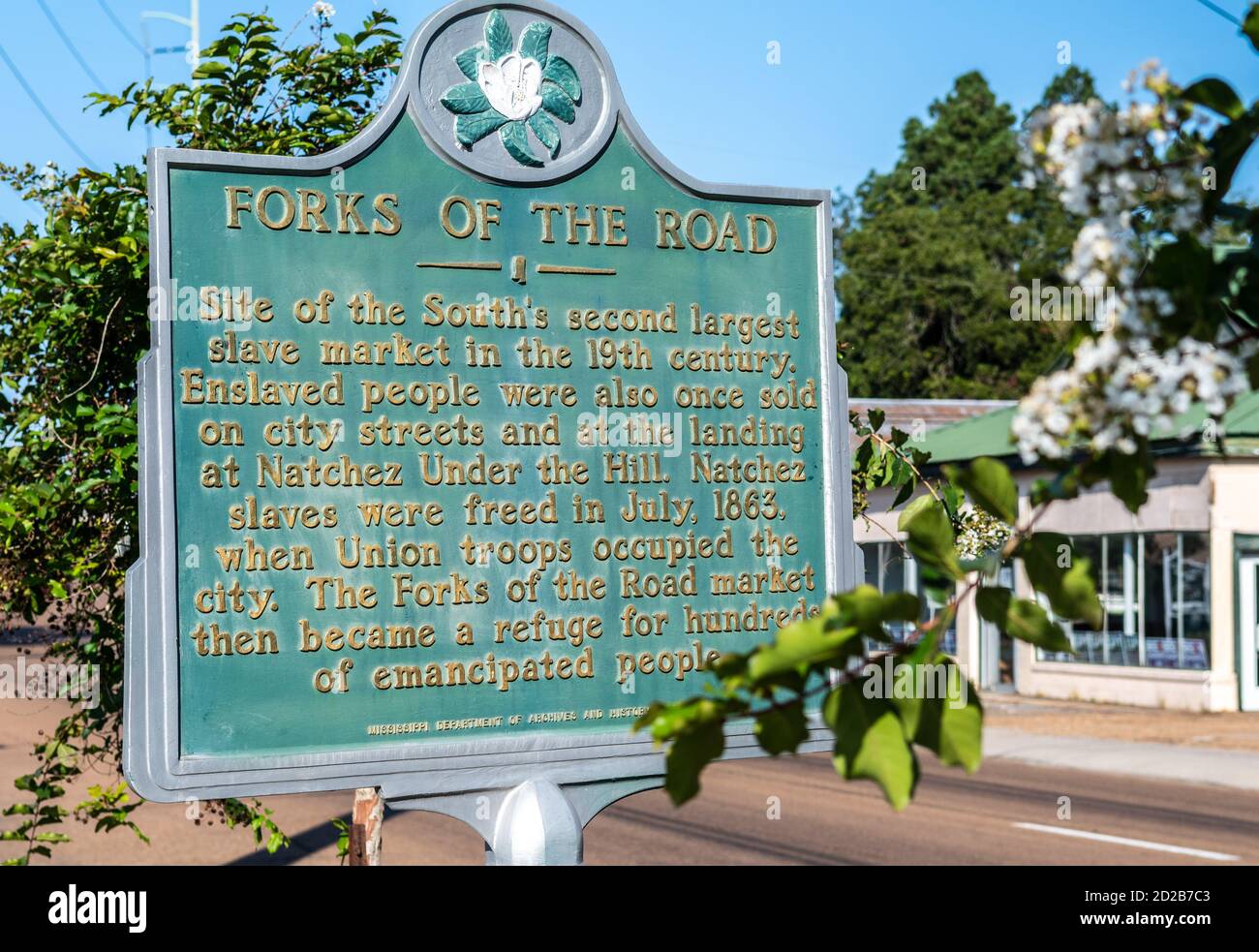 Forks of the Road, segno storico per il mercato degli schiavi di Natchez, il secondo più grande mercato degli schiavi del sud, Natchez, Mississippi, USA. Foto Stock