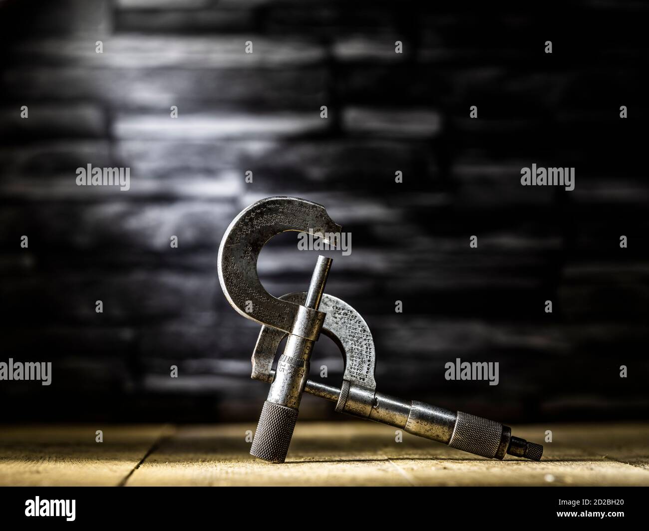 Due strumenti di marcatura micrometri per misurazioni accurate Foto Stock