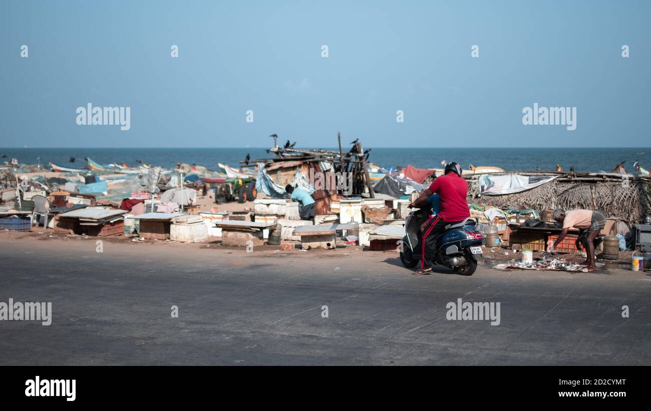 Chennai, India - 8 febbraio 2020: Vista della vita quotidiana che accade da Chennai Beach l'8 febbraio 2020 a Chennai, India Foto Stock