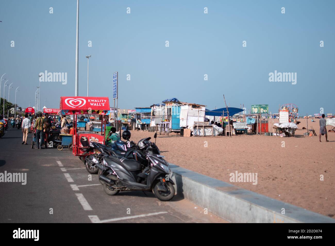 Chennai, India - 8 febbraio 2020: Vista della vita quotidiana che accade a Chennai Beach l'8 febbraio 2020 a Chennai, India Foto Stock