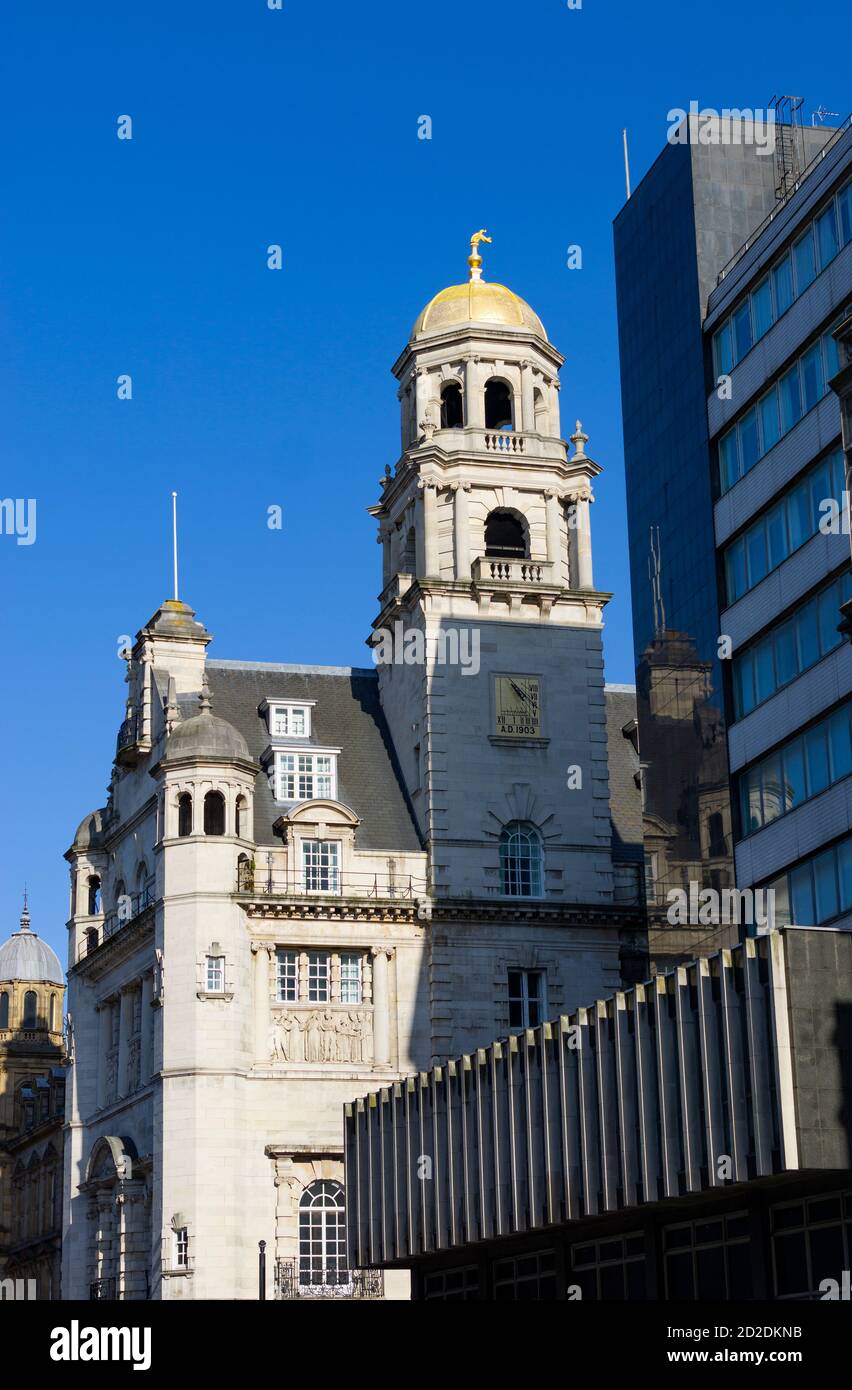 La torre dell'orologio del Royal Insurance Building, ora un Aloft Hotel a Liverpool Foto Stock