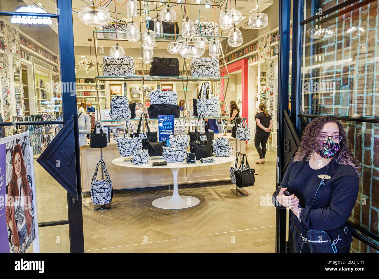 Orlando Florida,Lake Buena Vista,Walt Disney World Resort,Disney Springs,shopping shopper shopping shopping negozi mercati di mercato mercato di acquisto sellin Foto Stock